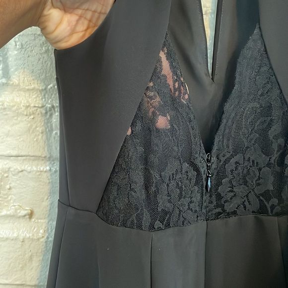 Express Women’s Lace Back Black Dress Size 0 - Picture 6 of 6